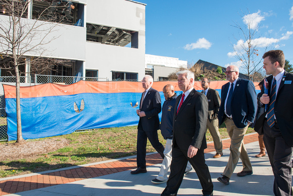 20151120-1_Campus Visit with Kevin Cahill and Speaker Heastie_040