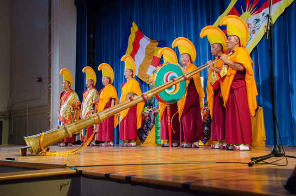 Tibetan Monks Perform 2013-10