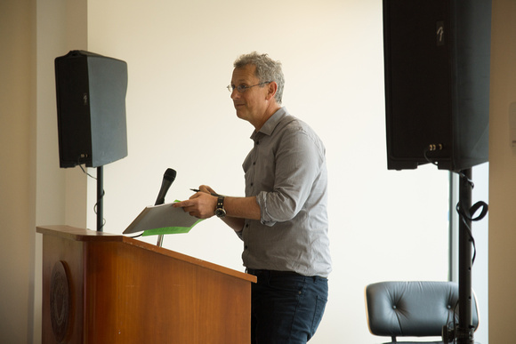 20160429-4_Celebration of Writing and Student Research Symposium_RA_001