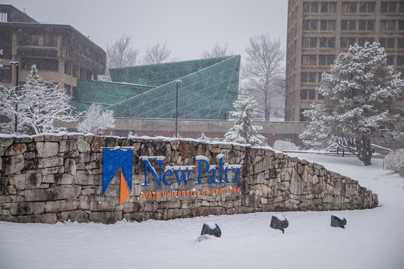 20170310-2 Snowy day on campus-11
