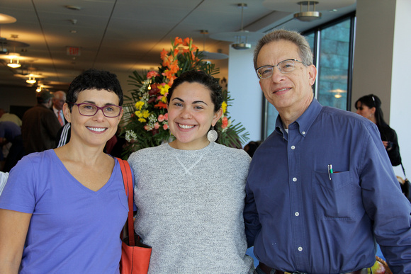 Student Chloe Rabinowitz with parents Donna and Julian